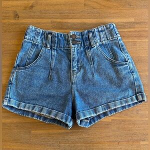 High-Waisted Blue Jean Shorts Modern Amusement Size 5 / Small